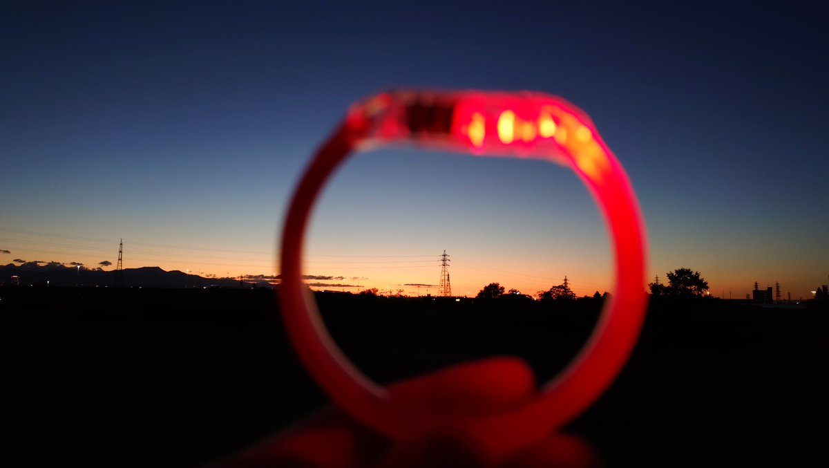 shizu397185's tweet photo. しずはひかるうでわをてにいれた

 #北海道 #札幌 #夕暮れ #腕輪 https://t.co/QVJOg4fRJt