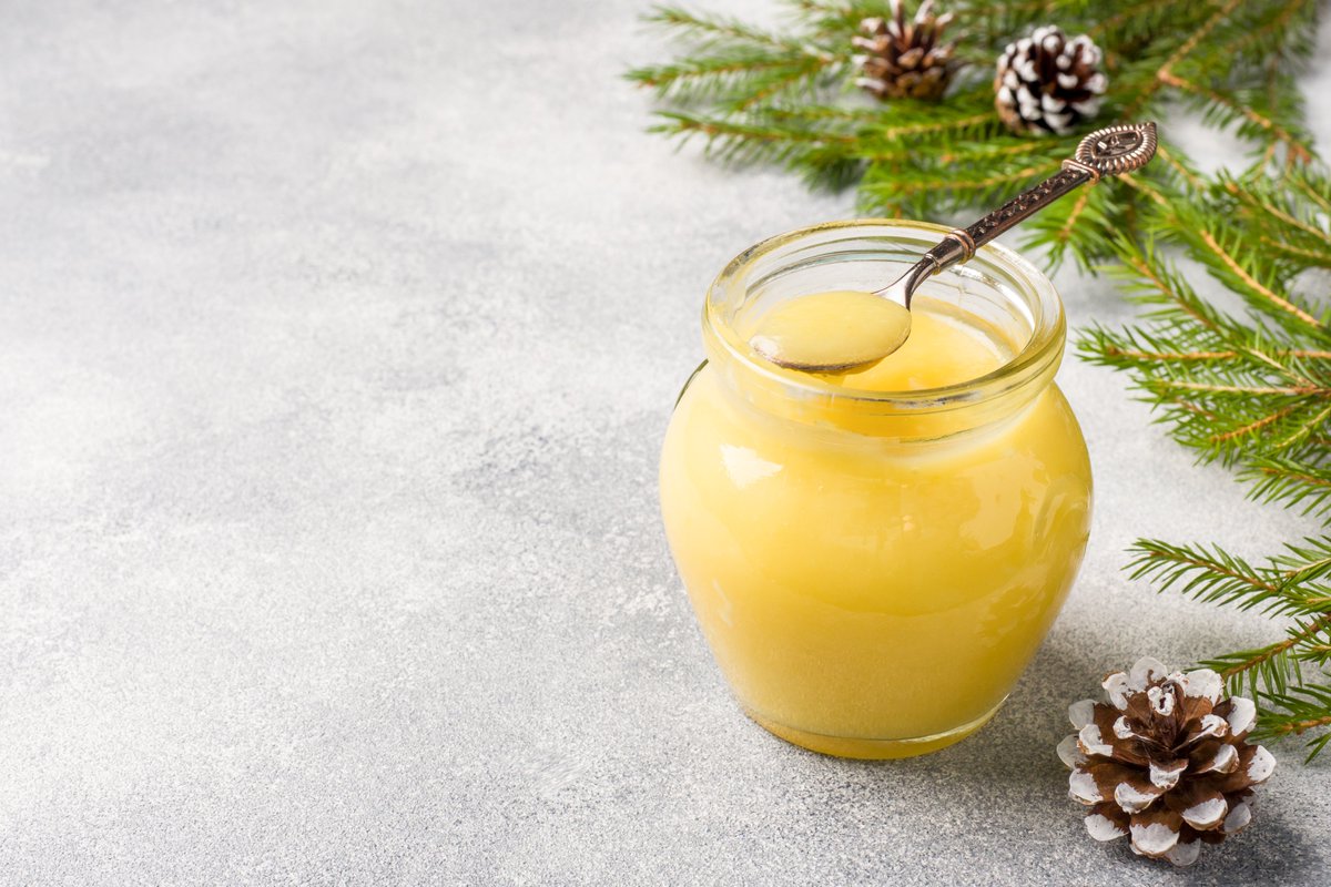 amerix's tweet photo. Ghee is clarified butter with milk solids removed.

What remains is pure fat:

• Stable at high heat. No oxidation.

• Butyrate: Feeds colon cells.

• Fat-soluble vitamins A, D, E, K.

• No lactose or casein for those sensitive to dairy.

Use it to cook eggs and vegetables. https://t.co/Qso0MTxgvi