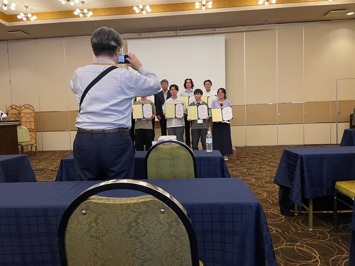 HHayashi1111's tweet photo. And Yan Song won the Poster Award at the Seminar on Synthetic Organic Chemistry! Congratulations, Yan! 🎶 https://t.co/JLcj0lTGOa