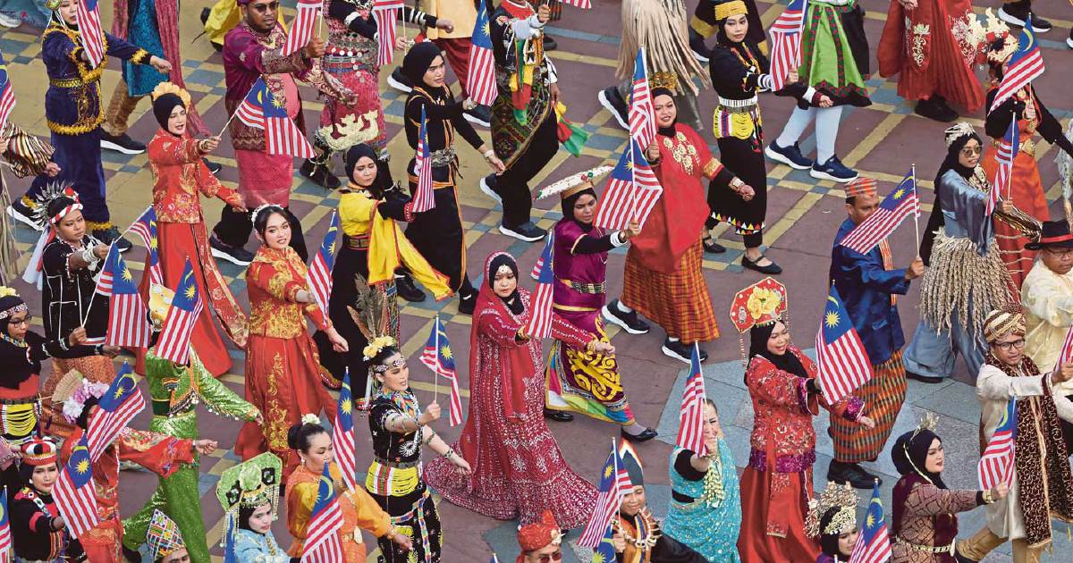 hmetromy's tweet photo. #minda APABILA kita bercakap tentang Malaysia menjadi sebuah negara maju, bayangan pertama yang muncul mungkin tentang ekonomi yang kukuh, teknologi yang canggih, pengangkutan yang baik, universiti bertaraf dunia atau bandar yang moden.
https://t.co/XBUEZafVvh https://t.co/NVhurq9ZSB
