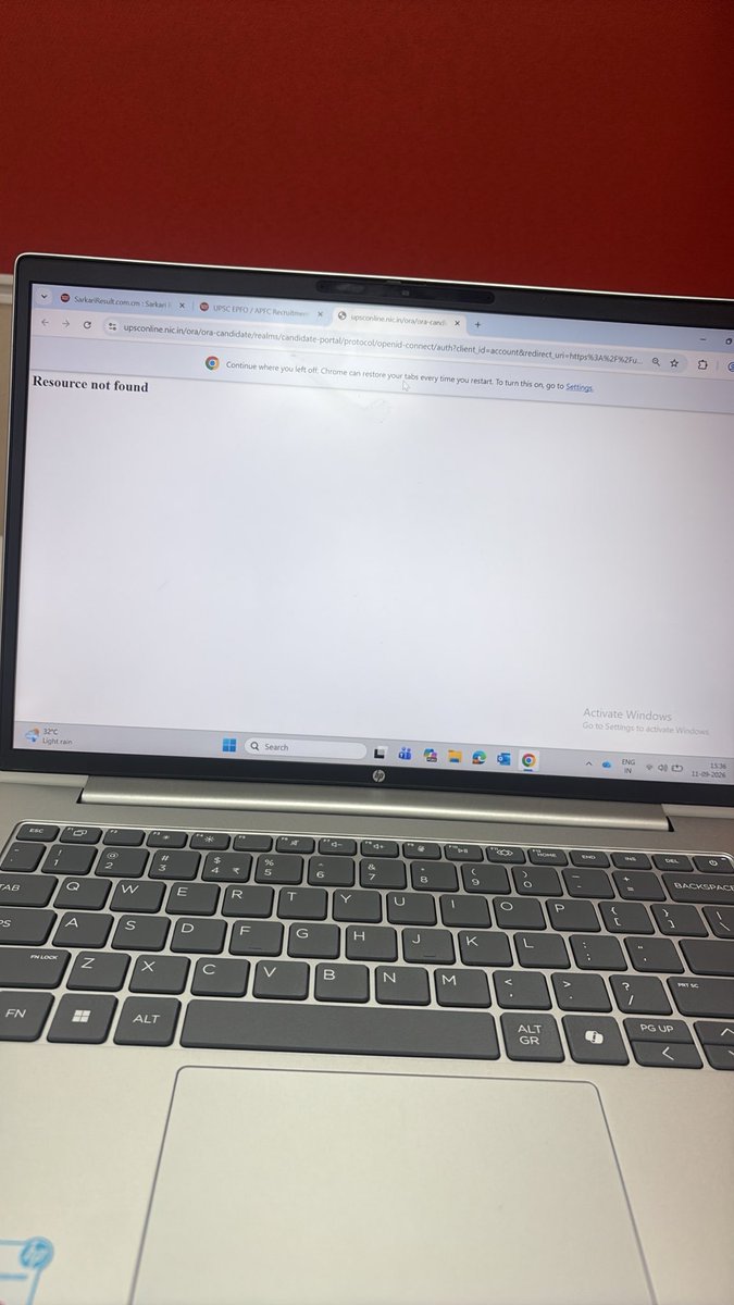 sumitkashyap837's tweet photo. @upsc_unofficial 
dear sir im trying to  fill last 24 hour upsc apfc form site not working plz extend date urgent basis many aspirant facing issue @PMOIndia @DoPTGoI @DrJitendraSingh https://t.co/5qMTwSxZu0