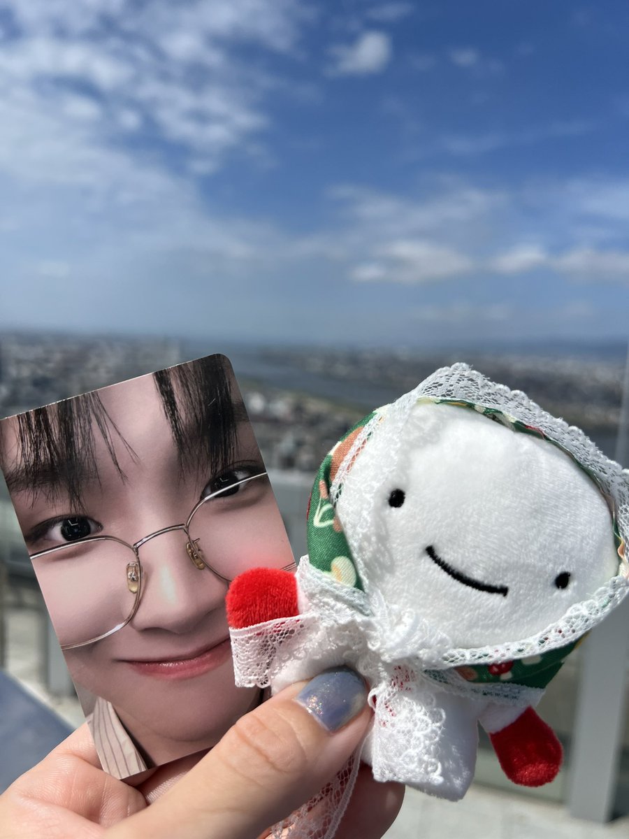 oginosao's tweet photo. ボネクドLiveのついでに梅田スカイビルへ！天気も良くて景色も最高だった☺︎
#梅田スカイビル
#空中庭園展望台 https://t.co/Me9i8yP2oQ