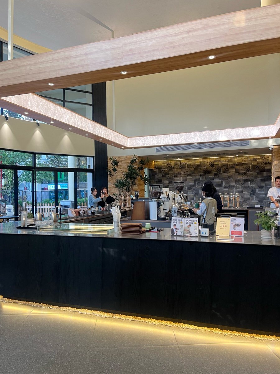 MADANLAL81071's tweet photo. Just tried the new café’s matcha affogato combo—smooth matcha with creamy vanilla gelato Total vibe upgrade for my afternoon work session! No more boring coffee breaks, this hits different https://t.co/DY6T8j80Aq