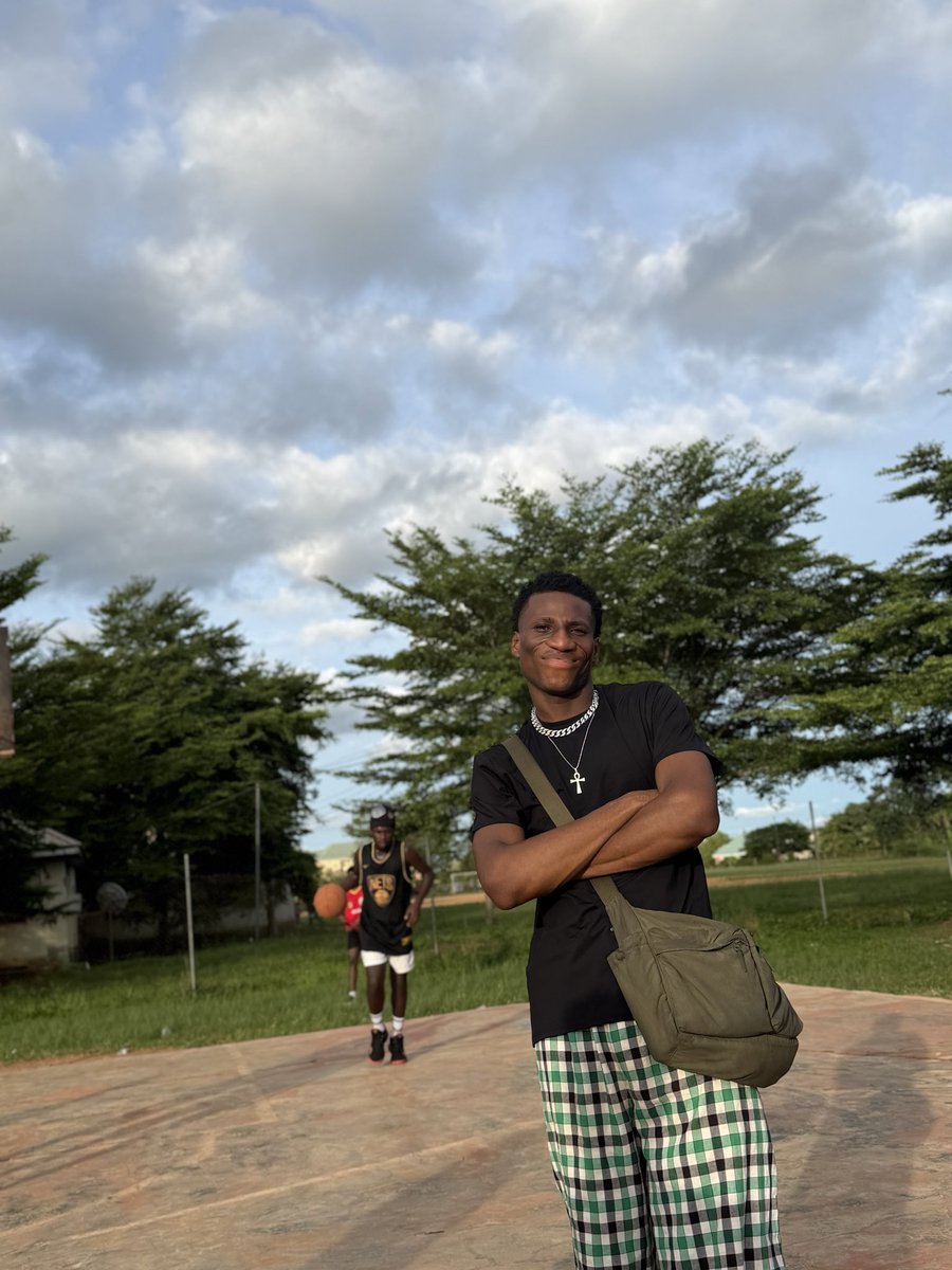 Ajc_fia's tweet photo. I’M AJC FIA…A SONG WRITER,SINGER,RAPPER AND A PHOTOGRAPHER…I WANT TO SAY THANK YOU FOR ALWAYS FOLLOWING ME UP 🔥🔥🔥❤️

#itsover  #Fola  #OhNo #TGIF #photooftheday https://t.co/SMvRsKk03v