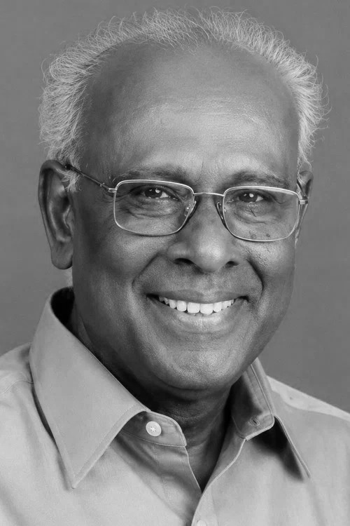VijaySethuOffl's tweet photo. தமிழ் மேடையின் ஒரு பொற்காலம் மறைந்தது.

பட்டிமன்றத்தை வீடு வீடாக கொண்டு சென்ற, தமிழை எளிமையாக, அழகாக பேசி புரிய வைத்த சாலமன் பாப்பையா அவர்களின் மறைவு தமிழுக்கும், தமிழ் மக்களுக்கும் பேரிழப்பு. அவரது சொற்கள் வழி வழியாக தமிழுக்குள் வாழும். அவரது குடும்பத்தினருக்கு எனது ஆழ்ந்த இரங்கல்கள்.