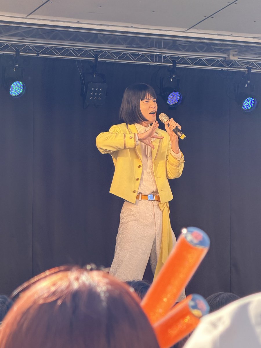 asadataroaaaaa's tweet photo. モナキのデビューシングル発売記念イベント行ってきたー！最高🕺おヨネともハイタッチできたし幸せや😂
#モナキ #おヨネ https://t.co/0PBF8JZRku