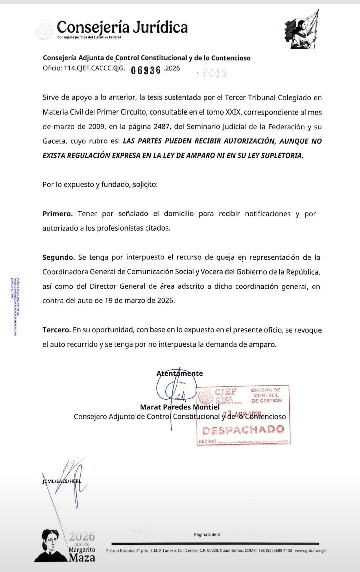 LexAnalitica_MX's tweet photo. Tuit 3 (Marcador 3 - 0)
​Marcador: Justicia Sobre Ruedas 3 - 0 Consejería Jurídica. 🥊
​El "gigante" despertó, pero el chiste se cuenta solo. Movilizaron a un pelotón de más de 20 abogados del Estado para intentar desechar nuestra demanda.
​¿Su único argumento legal contra nosotros? Que supuestamente nos "faltaron copias". El pánico institucional reducido a un trámite de fotocopias.