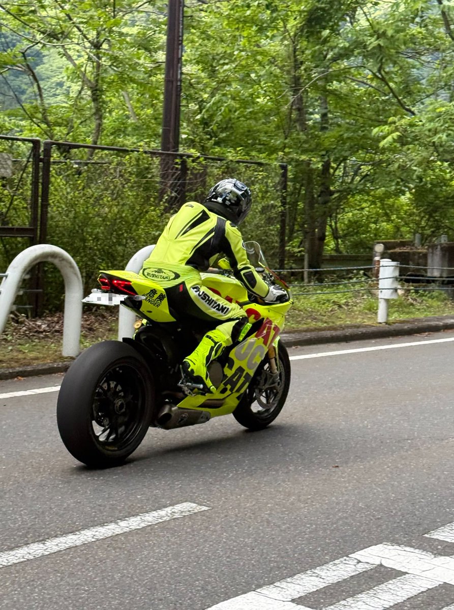 xea982's tweet photo. 雨多すぎじゃない？いつバイク乗れるの😔 https://t.co/8ZsboUbB7H
