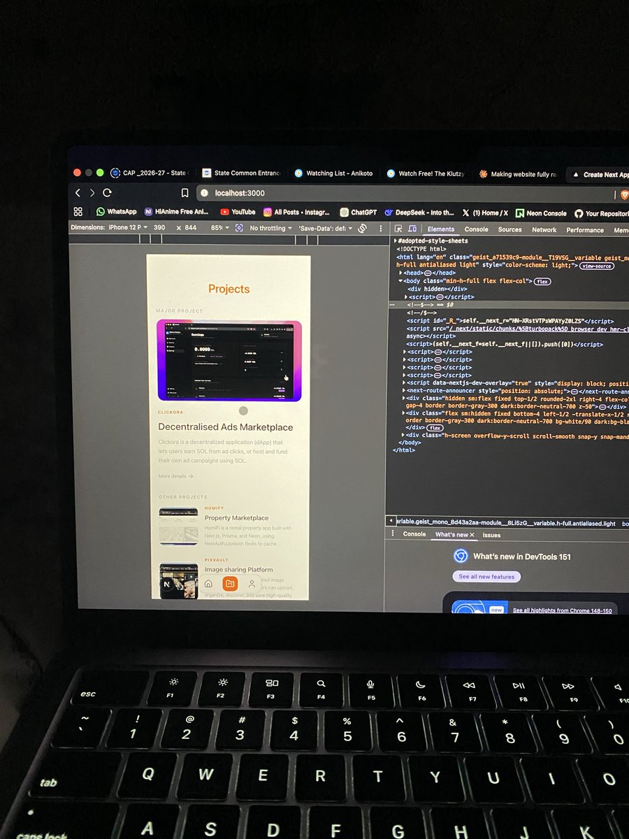 AtharvaPandhar4's tweet photo. Making portfolio responsive https://t.co/rUi5LGu59P
