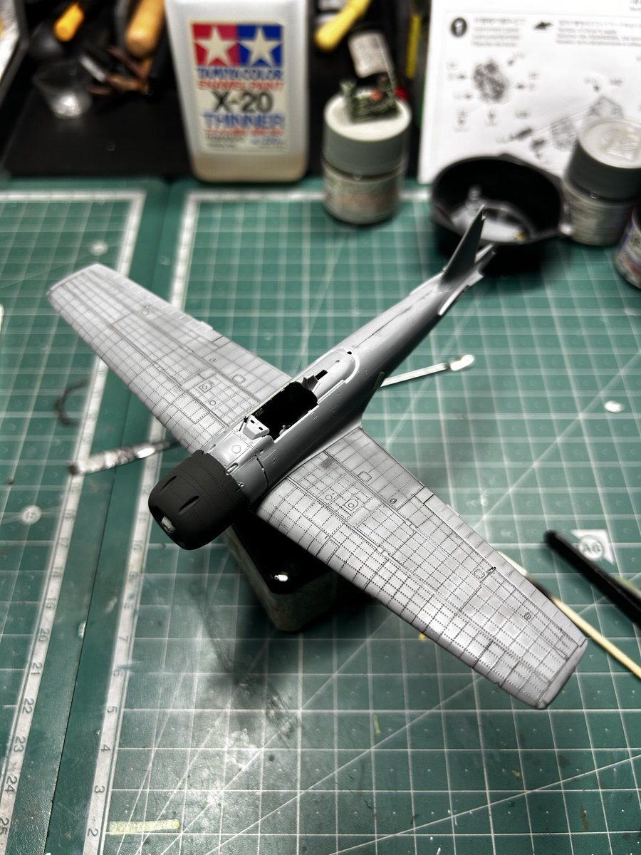 a7m2204720's tweet photo. …🤮
（主翼上面のみで力尽きる漢） https://t.co/RzZMQZiWEL