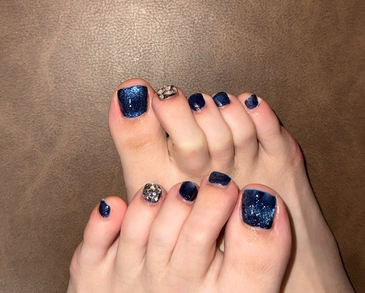 ma_jjewa's tweet photo. ネイルの足も好き？？
#足裏フェチ #足裏ぶっかけ https://t.co/Fgacm8erJ1
