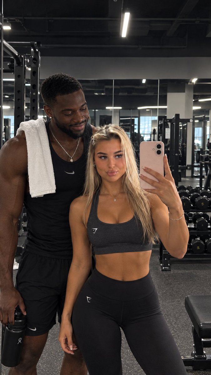 QueenMaisie0's tweet photo. You wish you could be here to lick up our Alpha sweat

You'll never compare to a hot couple like us

Femdom Findom Couple https://t.co/wblZsFIC14