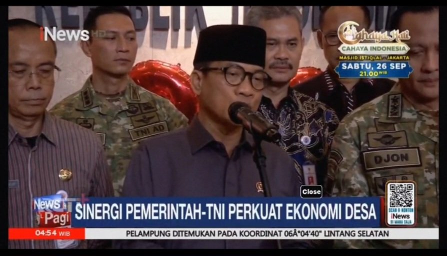 Peng_arep's tweet photo. BERSATU MEWUJUDKAN kemakmuran desa bersama kemanunggalan TNI dengan warga desa adalah wujud penguatan ketahanan negeri yang nyata.. @kemendespdt @setkabgoid #KemendesPDT
#BangunDesaBangunIndonesia
#BPSDMKemendesPDT #TPPKerjaBerdampak https://t.co/WV9BOijC3B