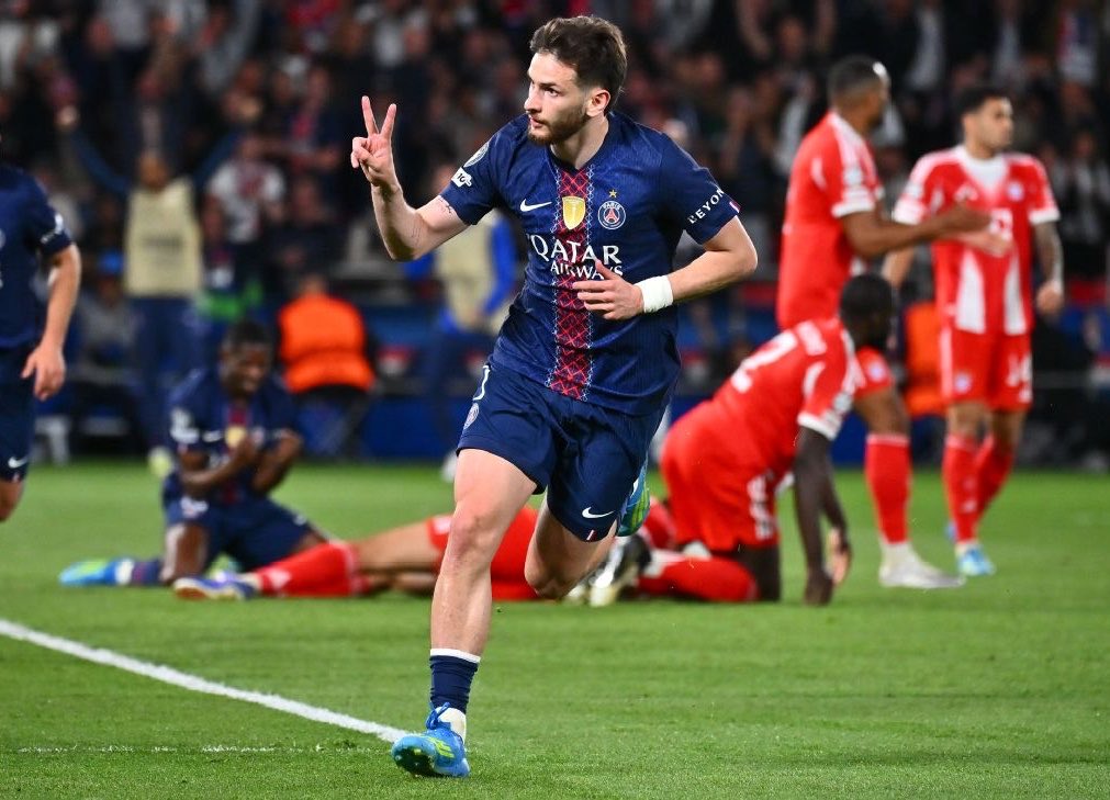 _BeFootball's tweet photo. 🚨 Kvaratskhelia 🇬🇪 : « le 5-4 contre le Bayern ? CE MATCH RESTERA À JAMAIS DANS L’HISTOIRE DU FOOT. 🤩🍿 »

(@TheAthletic) https://t.co/XWKIGNYQC3