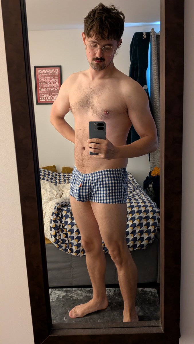 MichaelMcKenzee's tweet photo. Kind of obsessed with these pants https://t.co/jBxUy2qOwv