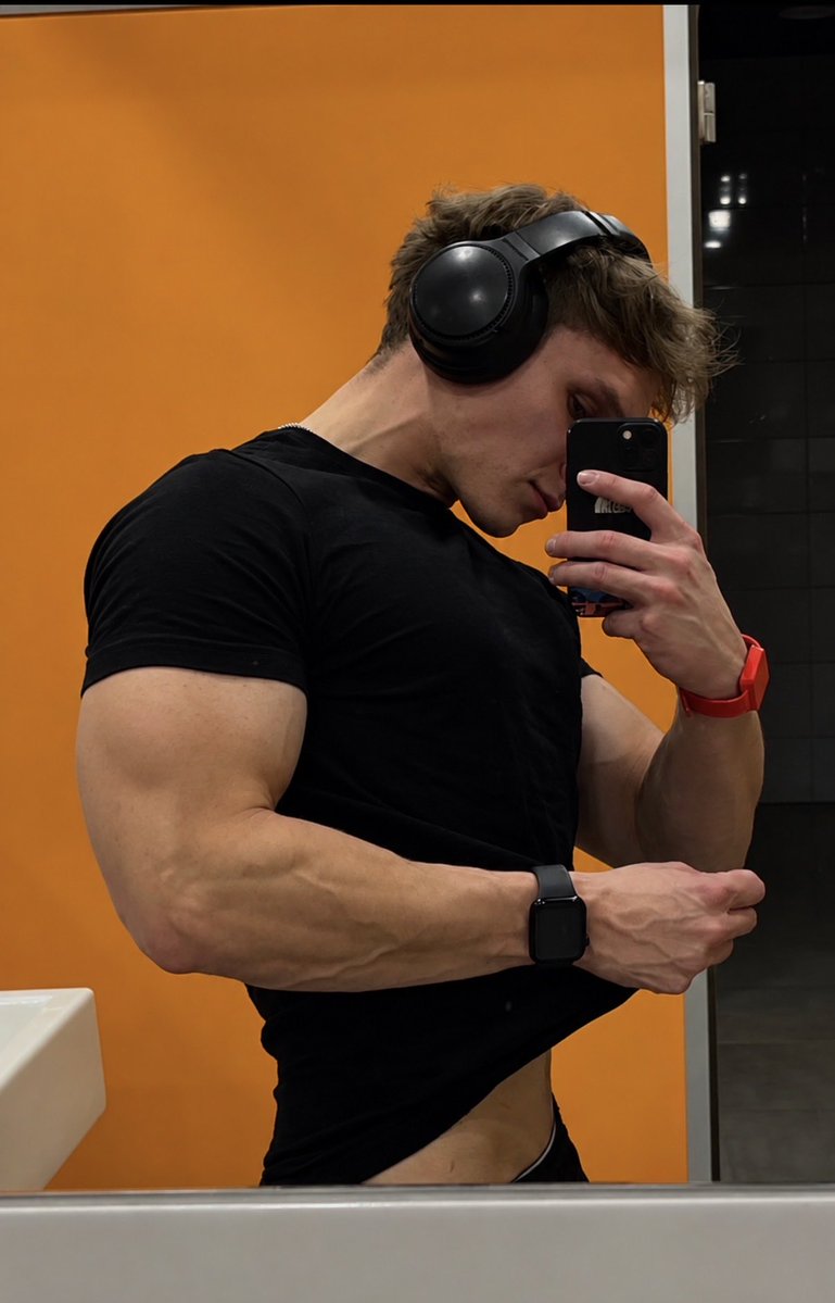 PanOlekm2l's tweet photo. Zapraszam cweli na służbę, ja wam pokażę prawdziwą dominację a nie jak inni masterzy jak pizdy

 #domination #master #pan #dojenie #stopy #feet #paypaig #findom #dog #kundel #bankomat https://t.co/Ux65JiWRxu