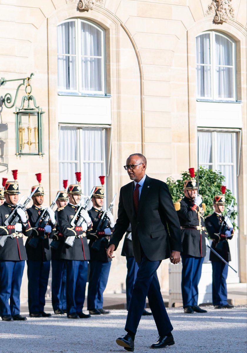 UrugwiroVillage's tweet photo. This morning at the Élysée Palace, President Kagame met with President @EmmanuelMacron of France. The two Heads of State discussed the continued strengthening of Rwanda–France relations, cooperation across key areas of mutual interest, as well as regional and global developments. https://t.co/6bad2SphSt