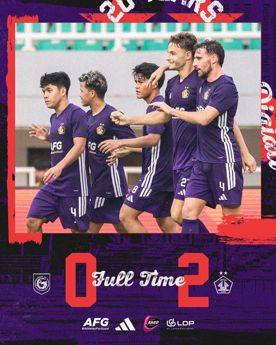 garistengah_id's tweet photo. Udah jadi ini Persik.

Sempurna sih mungkin engga ya.. Kalo lawan tim yg lebih rapet atau handal buat ngepress mungkin masih bakal kesulitan.

Paling engga mereka punya sistem yg jelas, & pemain-pemainnya bisa jalanin dengan baik.

Lawan Garudayaksa yg baru dibentuk, pemahaman akan sistem itu pun jadi keunggulan mereka.

Pemain-pemain Garudayaksa emang butuh lebih sering nongkrong bareng lagi.

Mereka punya kualitas, cuma hari ini misscom selalu ngegagalin finalballnya.

Chemistry itu gak bisa dilatih, cuma bisa dibentuk sama waktu.