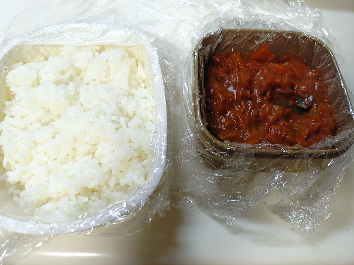 Norsk0220's tweet photo. 昨日のカレーの残りを今日の旦那様の昼弁に用意しといたら見事に忘れさられる…しかも帰宅した旦那に
ﾜｲ「今日昼どうしたんよ？」
旦「ん？何が？」
ﾜｲ「カレー忘れてんじゃん？」
旦「ん″あ″あ″ぁ″ぁ″っ！」
忘れた事にすら気づいてなかった模様…疲れてんだなw https://t.co/Bghq0eM3ki