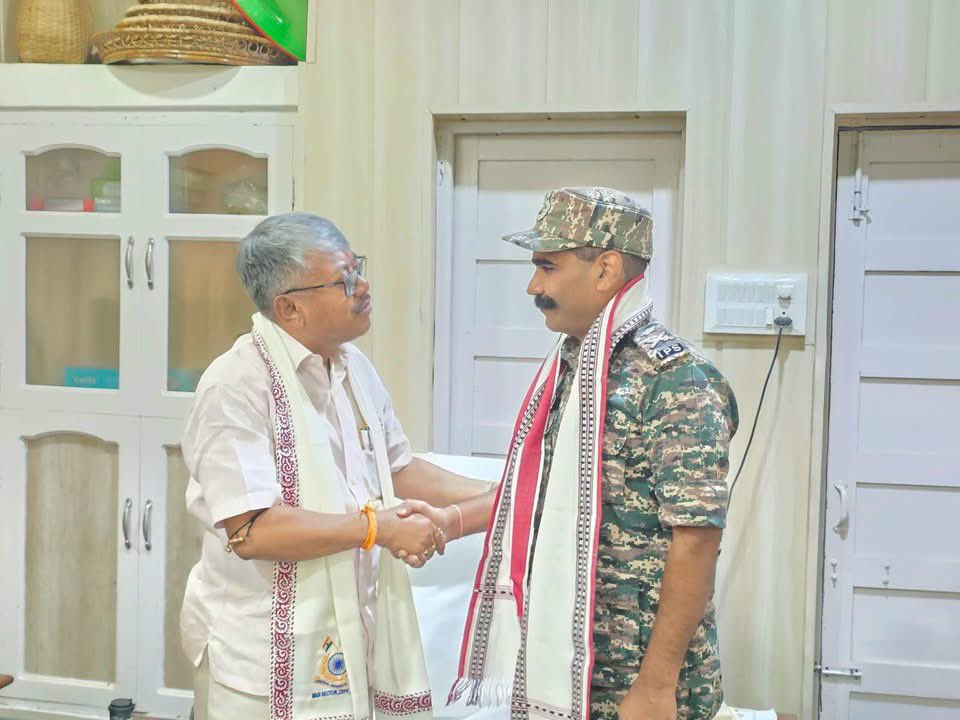 KonthoujamG's tweet photo. I received Shri R.N. Dash, IPS, IG, CRPF, outgoing IG, Manipur & Nagaland Sector, and Shri Homkar Amol Vinukant, IPS, IG, CRPF, incoming IG, Manipur & Nagaland Sector, today.

We discussed matters relating to security and coordination in Manipur. I conveyed my best wishes to Shri R.N. Dash for his future responsibilities and extended a warm welcome to Shri Homkar Amol Vinukant as he assumes charge as IG, Manipur & Nagaland Sector, CRPF.

I look forward to continued cooperation and close coordination with the CRPF in strengthening peace, security and the welfare of the people of Manipur.

@narendramodi @AmitShah @sambitswaraj @NitinNabin @crpfindia @PMOIndia