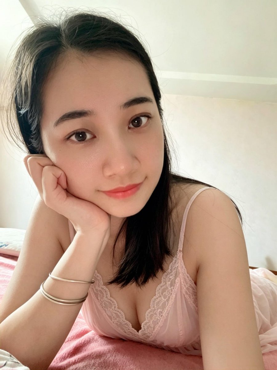 hi8m3's tweet photo. 都说了 无门槛  想要绿泡泡 自己来找我  喜欢诱惑 年龄到了  欲望强了 但是不滥交 https://t.co/ENIUx2Mnvx
