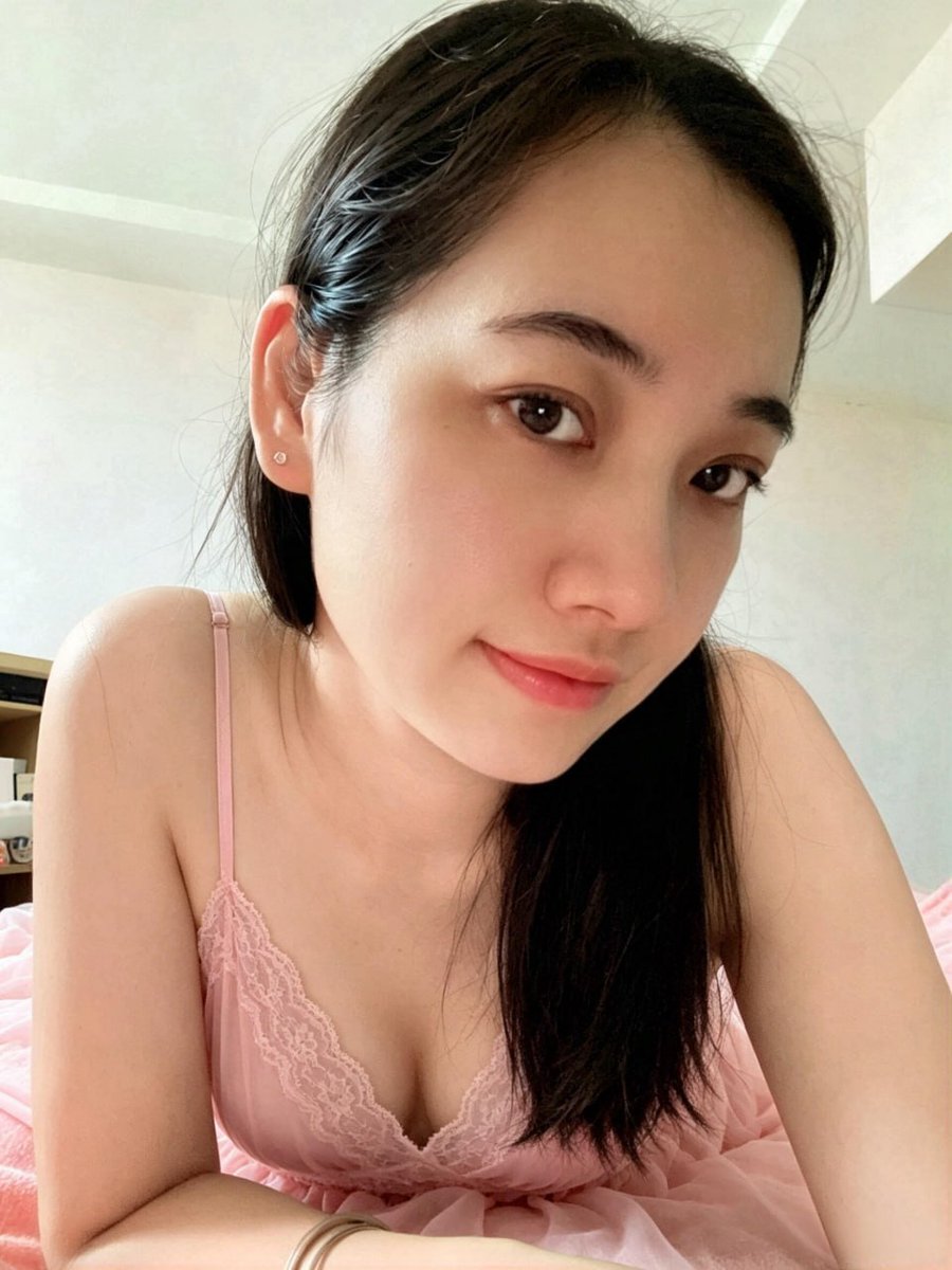 hi8m3's tweet photo. 都说了 无门槛  想要绿泡泡 自己来找我  喜欢诱惑 年龄到了  欲望强了 但是不滥交 https://t.co/ENIUx2Mnvx