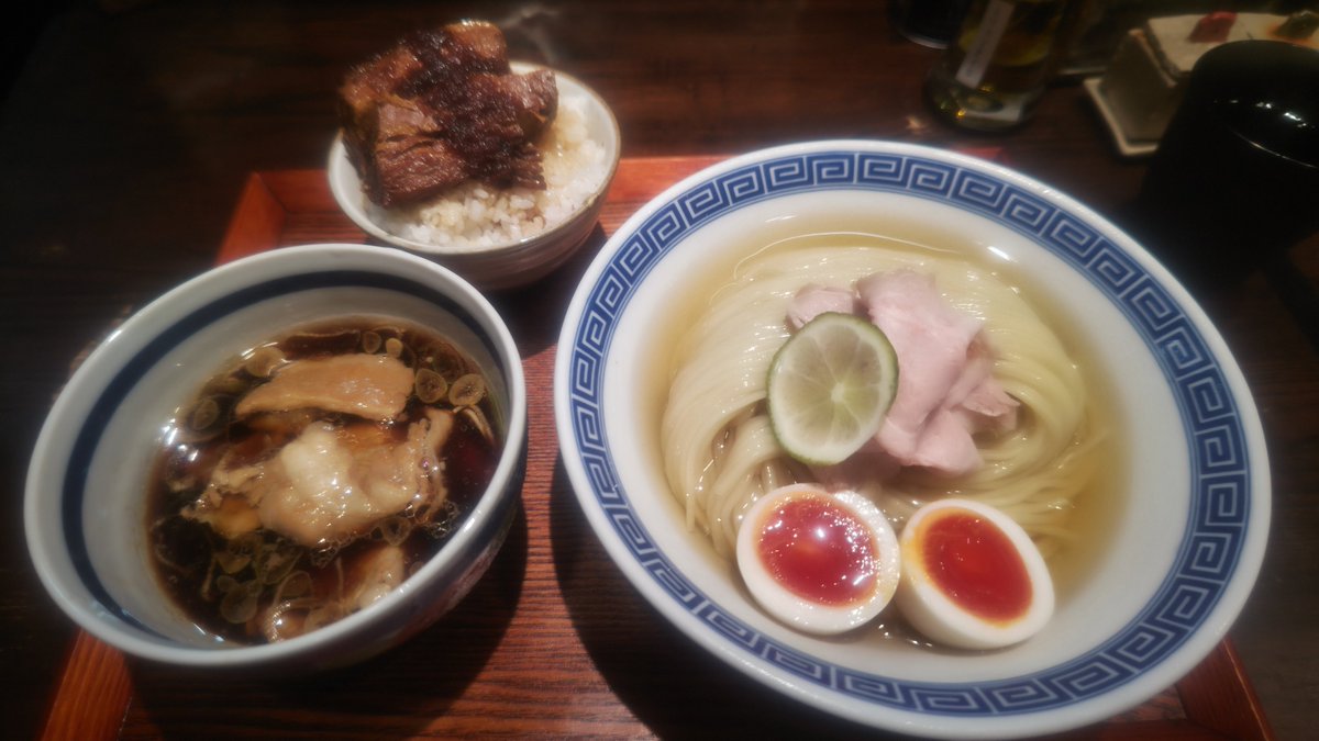 newdaisy_jasmin's tweet photo. #ramenclubトトノエ さん
・特製昆布水つけめん
・角煮めし

麺に塩をつけて食べたのが一番好みでした。 https://t.co/2lE2KGXx3O