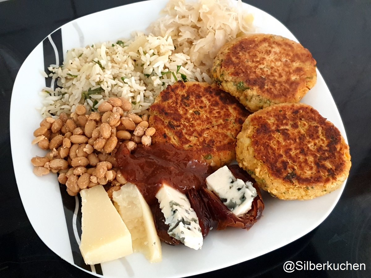 Silberkuchen's tweet photo. Vegetarische Frikadellen #mittagsessen #mittagszeit #mahlzeit #vegetarisch #essen #foodphotography #foodblog #gesundeernährung #healthyfood #foodblogeats #foodbloggerlife #foodforlife #foodpics #realfood #twinkies #homemade #homecooking #foodstyling #foodingcuisine #bio #news https://t.co/9OHtSu70Ha