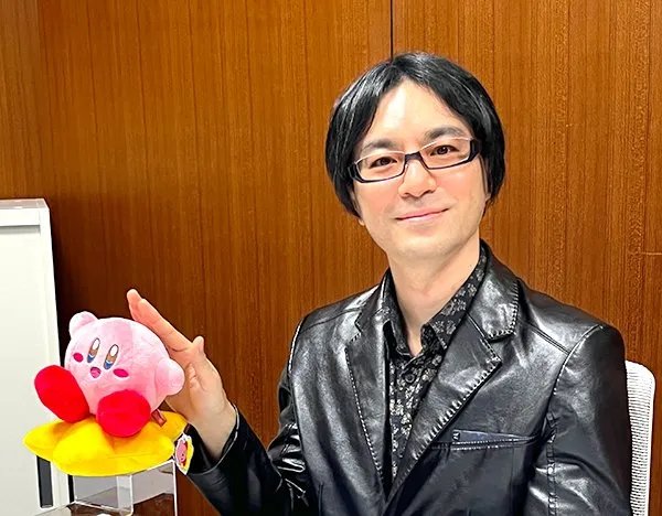 FfMeryll's tweet photo. I share the sentiment.
No hate for Sakurai, but Kumazaki has done more for the series now and deserves the recognition.

He's been in charge of Kirby for 20 years, directed many of the best and most successful games.
He genuinely loves the series and that's why we're eating good! https://t.co/OHQAVxhr60
