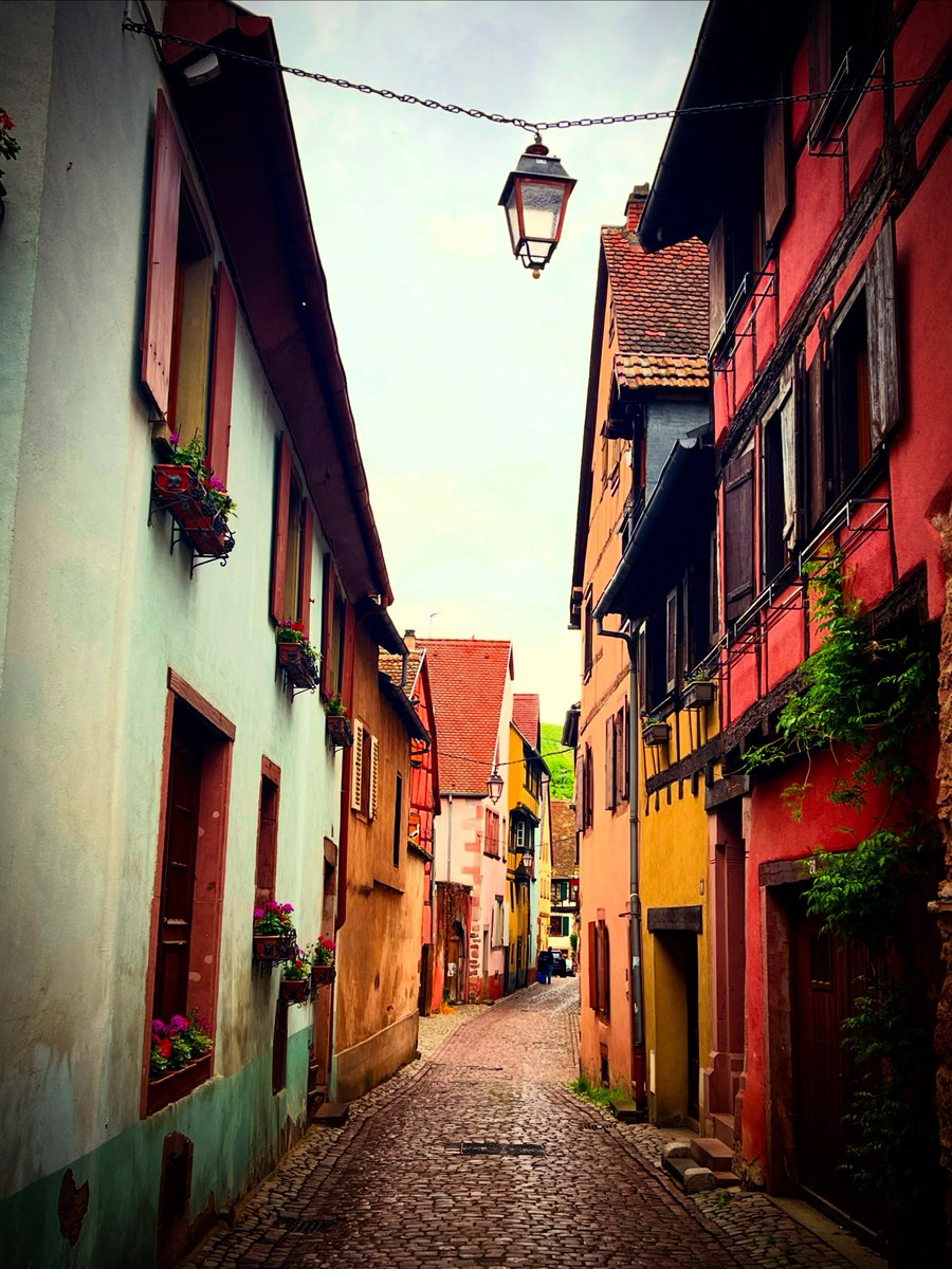 Christoperfx1's tweet photo. Old town 
Riquewihr, Alsace, France https://t.co/chNKe5ag33