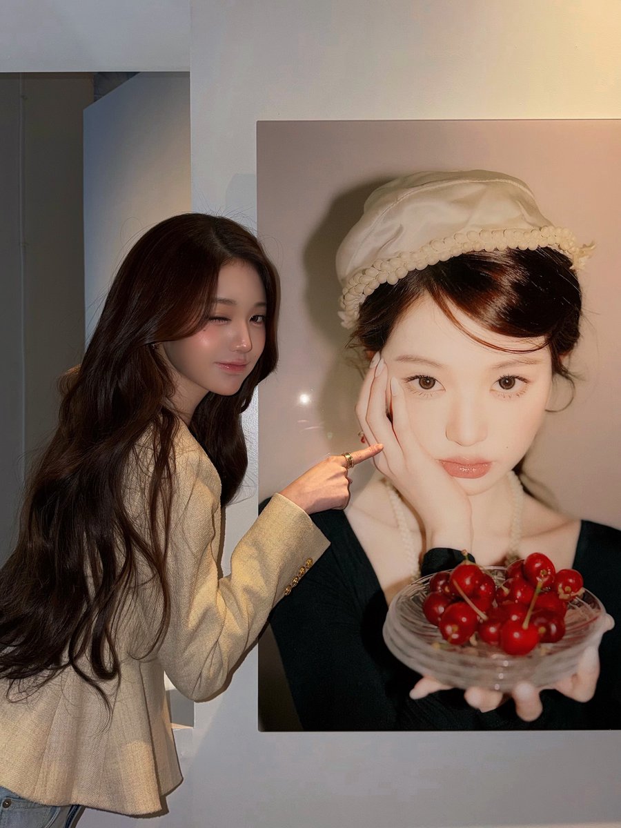 eta_class's tweet photo. 뭔가..
관념적31살직장인여자
일바빠서결혼관심없다면서
오래만난여자친구잇고
일부러오른쪽약지에반지끼고다니고…. https://t.co/TRT0JxTPPJ