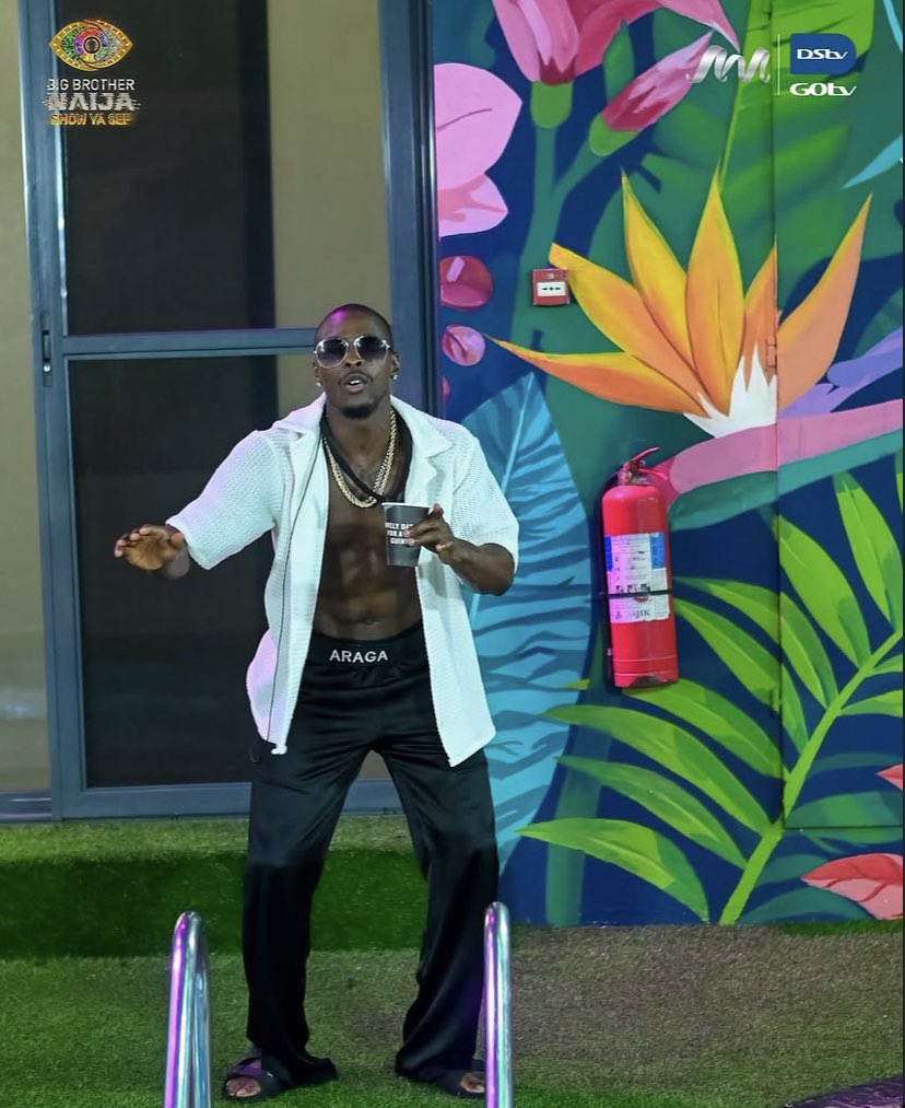 unbotheredgyal0's tweet photo. Araga life of the party 😍
#BBNaija https://t.co/dSz8owFQl7