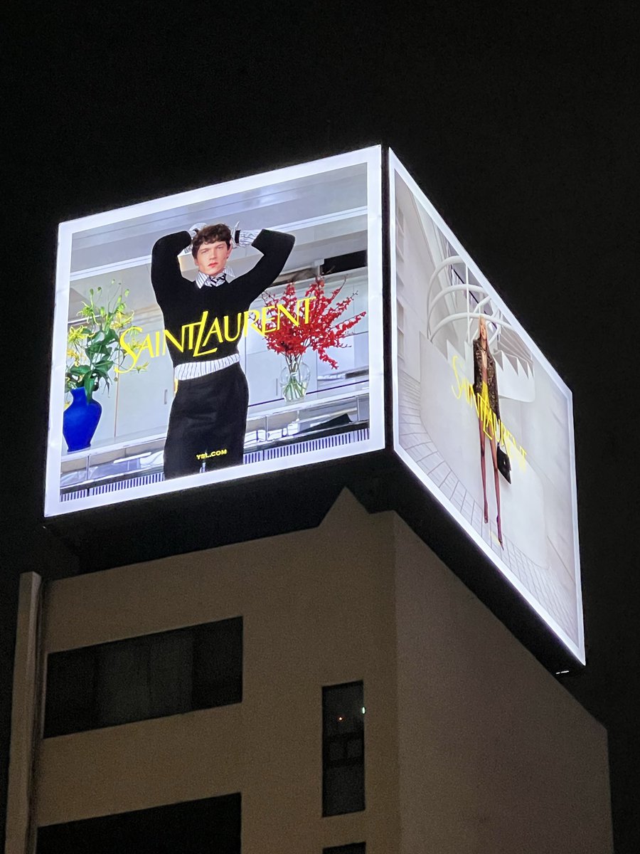 andrew_yours's tweet photo. Spotted at Seoul. Wearing YSL: Connor storrie. https://t.co/Sie1UBA8X2