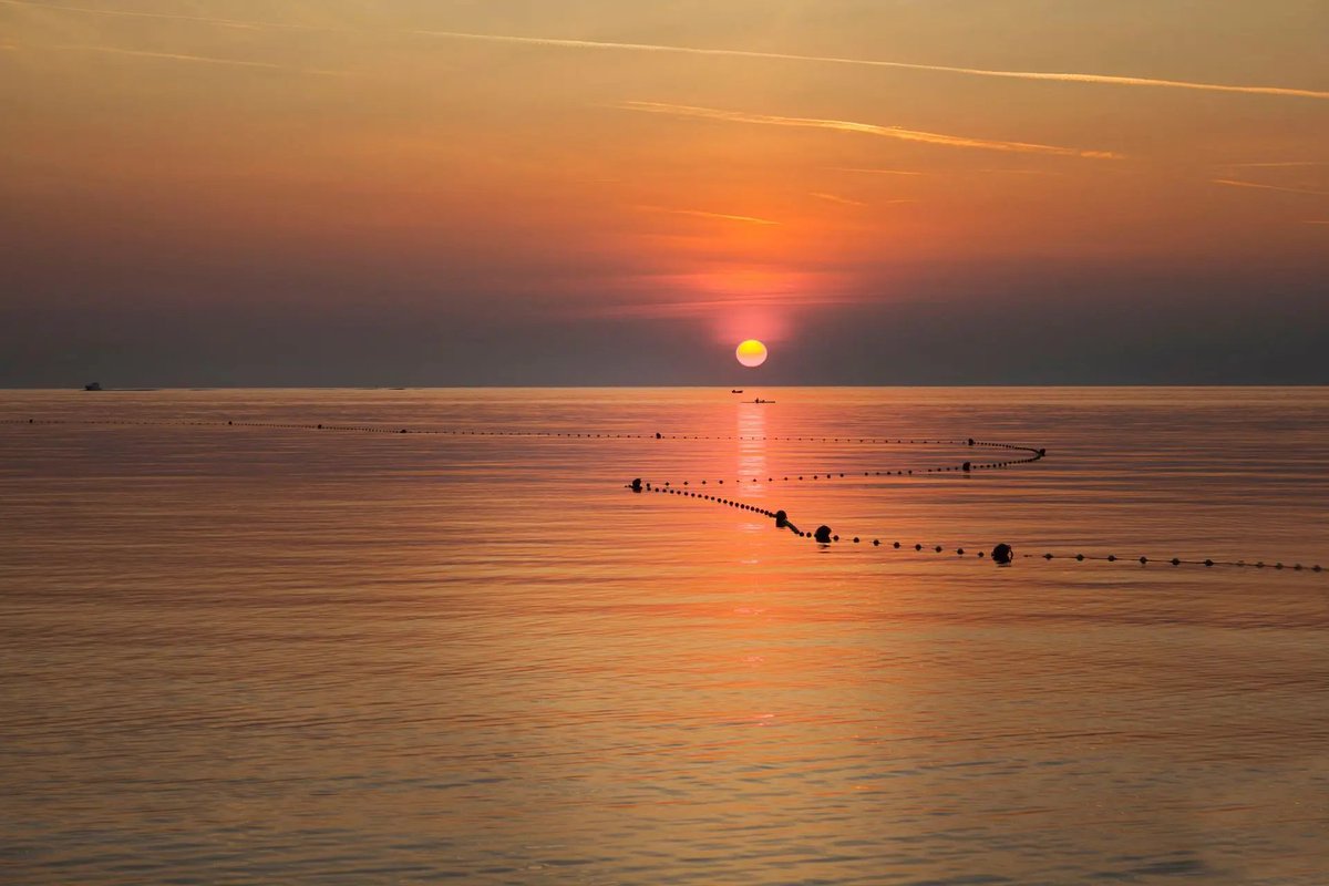 ColoursofIstria's tweet photo. #Umag knows how to end the day. 🌅 https://t.co/zbvYB0FzJi
