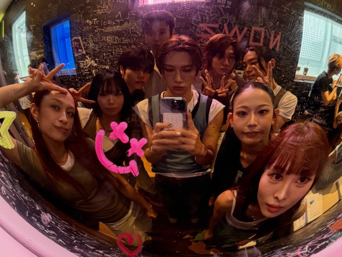 TENzenter's tweet photo. 260911 #tenlee_1001 Instagram Update

2026.09.11 💜🖤💜🖤💜

#TEN #OUTWEST  
#TEN_OUTWEST
#TENLEE #เตนล์ https://t.co/zNF37ImK71