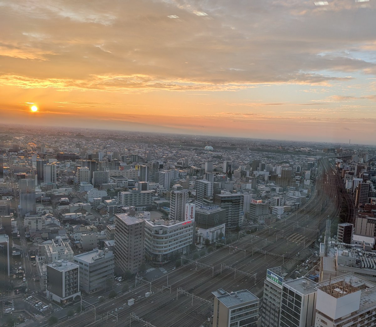 mamemi78's tweet photo. 今日の名古屋のSunSet。
明日は待ちに待ったSunSet Swishライブ♪
明日はきっといい日になる！
#sssコンフィールド 
#SunSetSwish https://t.co/zJJ8AkMv7P