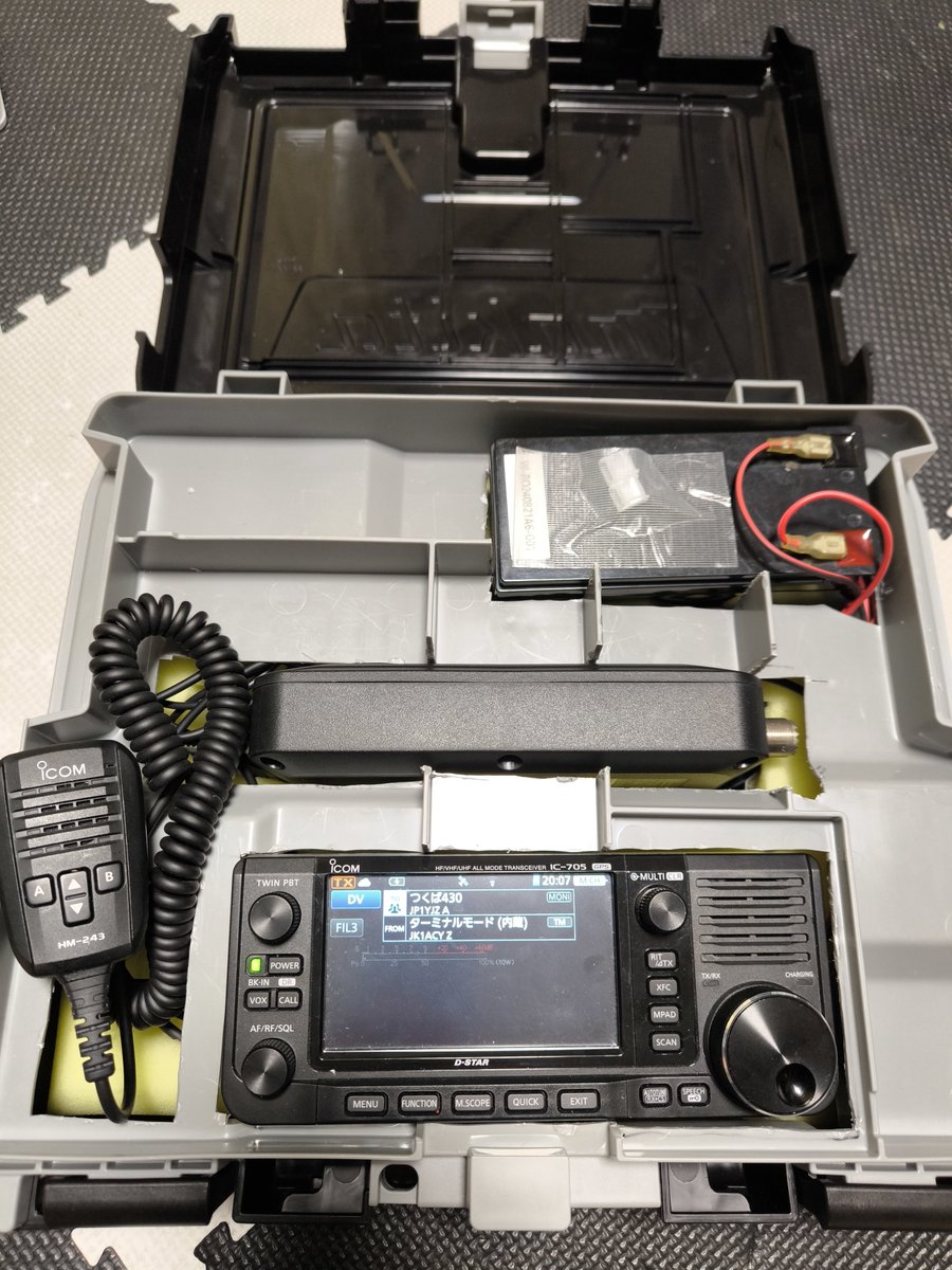 JK1ACY's tweet photo. IC-705の改マキタケース完成!外部アンテナをつなぐだけですぐ運用開始。ターミナルモードなら,アンテナ無しで即運用開始。 https://t.co/7lbcjeSTEL