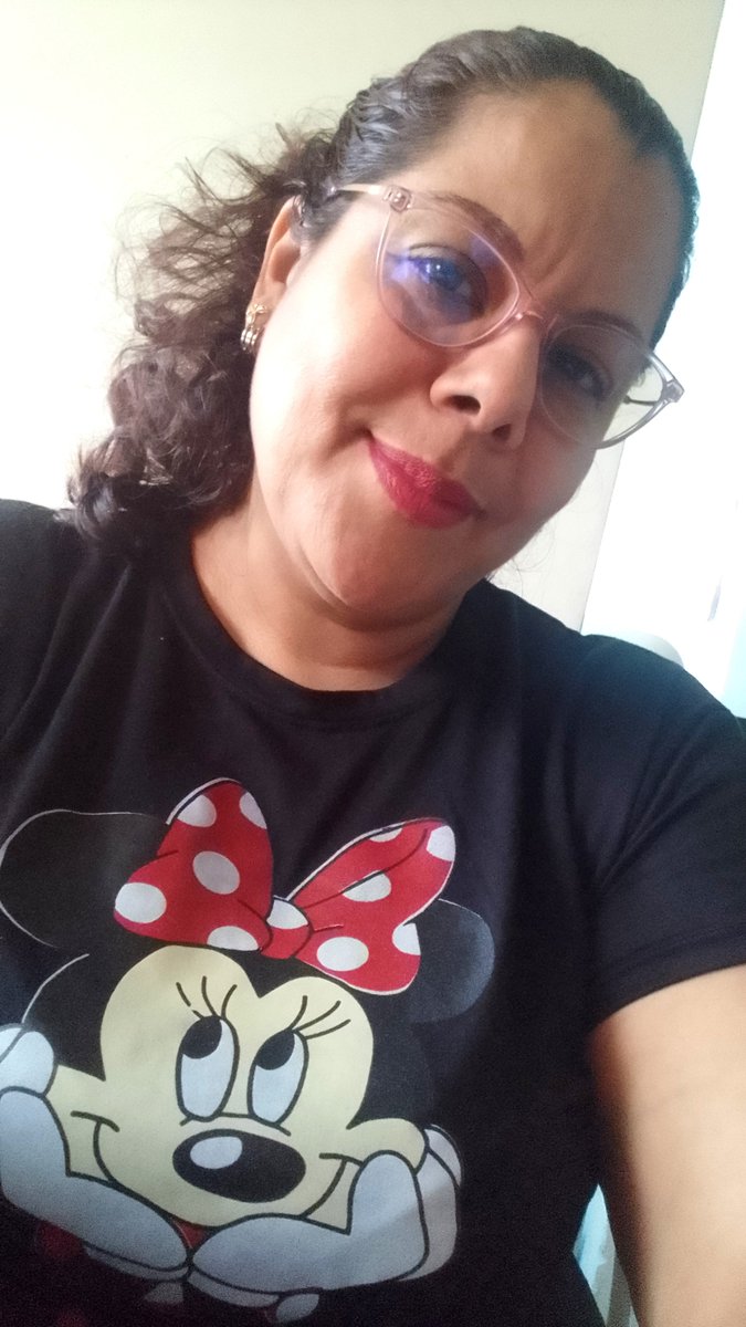 yoxi03673's tweet photo. Buenos Días Alegría 🌷♥️ 
Bonito Viernes ✨ 
Café y Besitos Pa' toiticos ☕💋 https://t.co/ZhjI8w7qJK