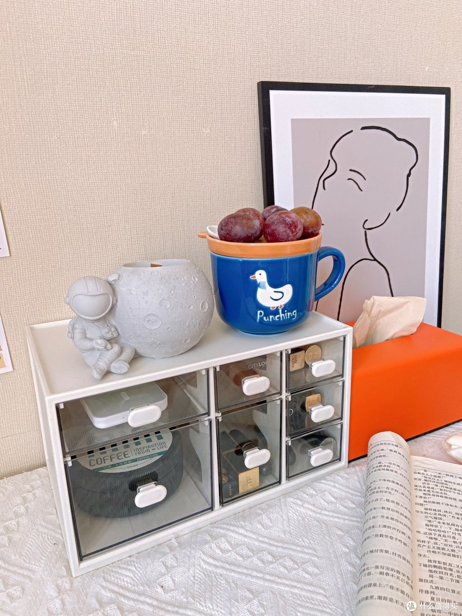 autud766762's tweet photo. Turned an old mason jar into a stylish desk organizer with just some paint and fabric scraps – zero waste, total win! https://t.co/K2BrI0kWNb
