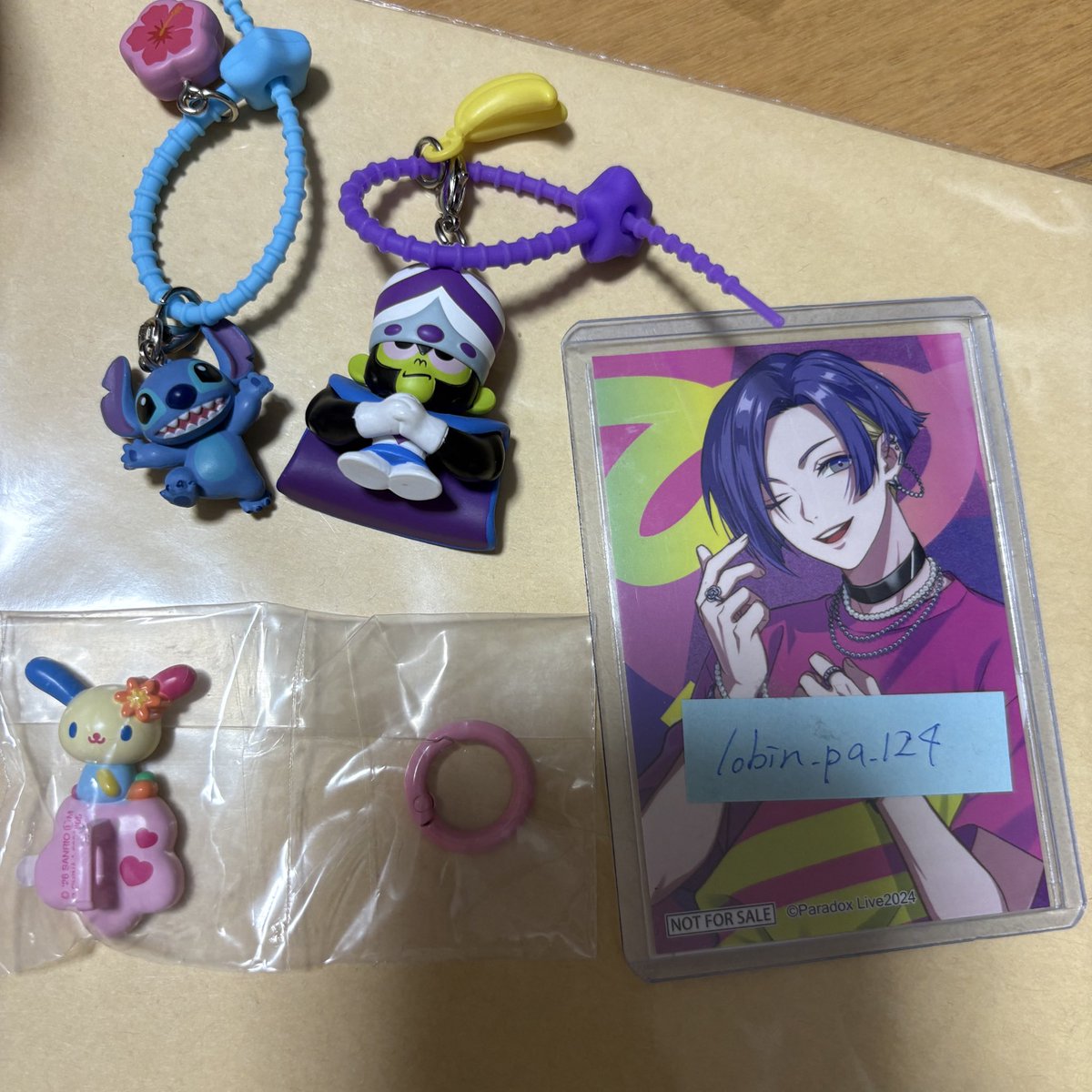 lobin_pa_124's tweet photo. 【交換・讓渡】ガチャガチャ めじるしアクセサリー

求))定価＋送料 or ヒスミニめじるしチャーム

譲))ウサハナ、スティッチ、モジョジョジョ
       ディズニープリンセスドレス(白雪姫、オーロラ、ベル) https://t.co/dBfInYGC2F