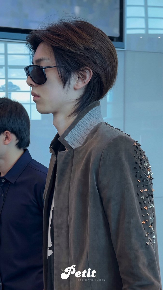xjuhooni's tweet photo. Cool  Glasses. https://t.co/q4pm1CvzuR