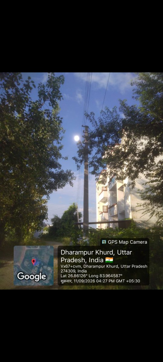 Jyshahi1985's tweet photo. Mahoday, ravinder Nagar dhoosh, Kushinagar, Uttar Pradesh mein Doctor colony milky road me pole pe light ke liye swich , transfarmer jo jamin par hai ko boundrykarne aur tar pe ja rahi tree ki Dali ko chhatane ki kripa Karen sir please @UPPCLLKO @puvvnlkusinagar @aksharmaBharat https://t.co/Ge30dgjLmP