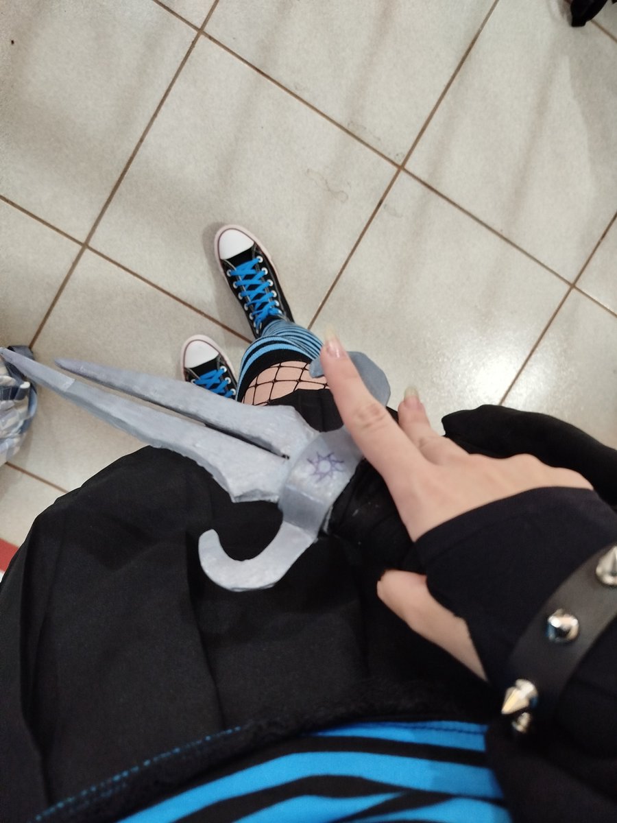 2lives_Thomas's tweet photo. GM OOMFIES!!
I came to school in cosplay today!! :] https://t.co/8lvSuvikQg