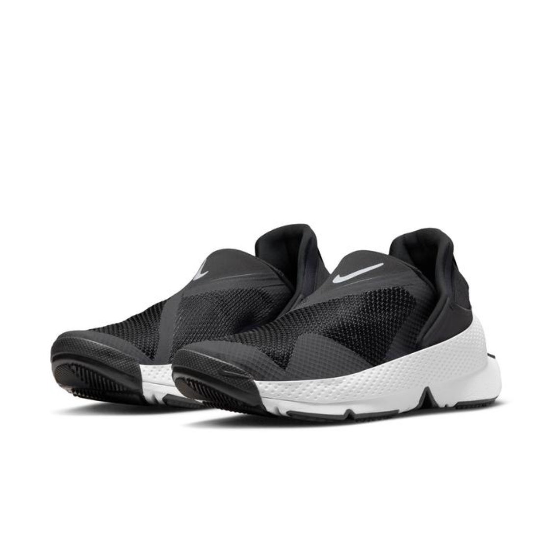kem_2026's tweet photo. 逆に、妊娠中買ってから活躍し続けてるぶっちぎり1位はNIKEの立ったまま履けるスニーカー。圧倒的

屈めなくなっても足突っ込めばそのまま履けるし、今も娘抱っこした状態ですぐ履けるのありがたい

唯一のデメリットはまあまあな確率で被ること😉 両親学級とかNST室とか2割くらいの確率で被ってた😇 https://t.co/obOs9dDDqL