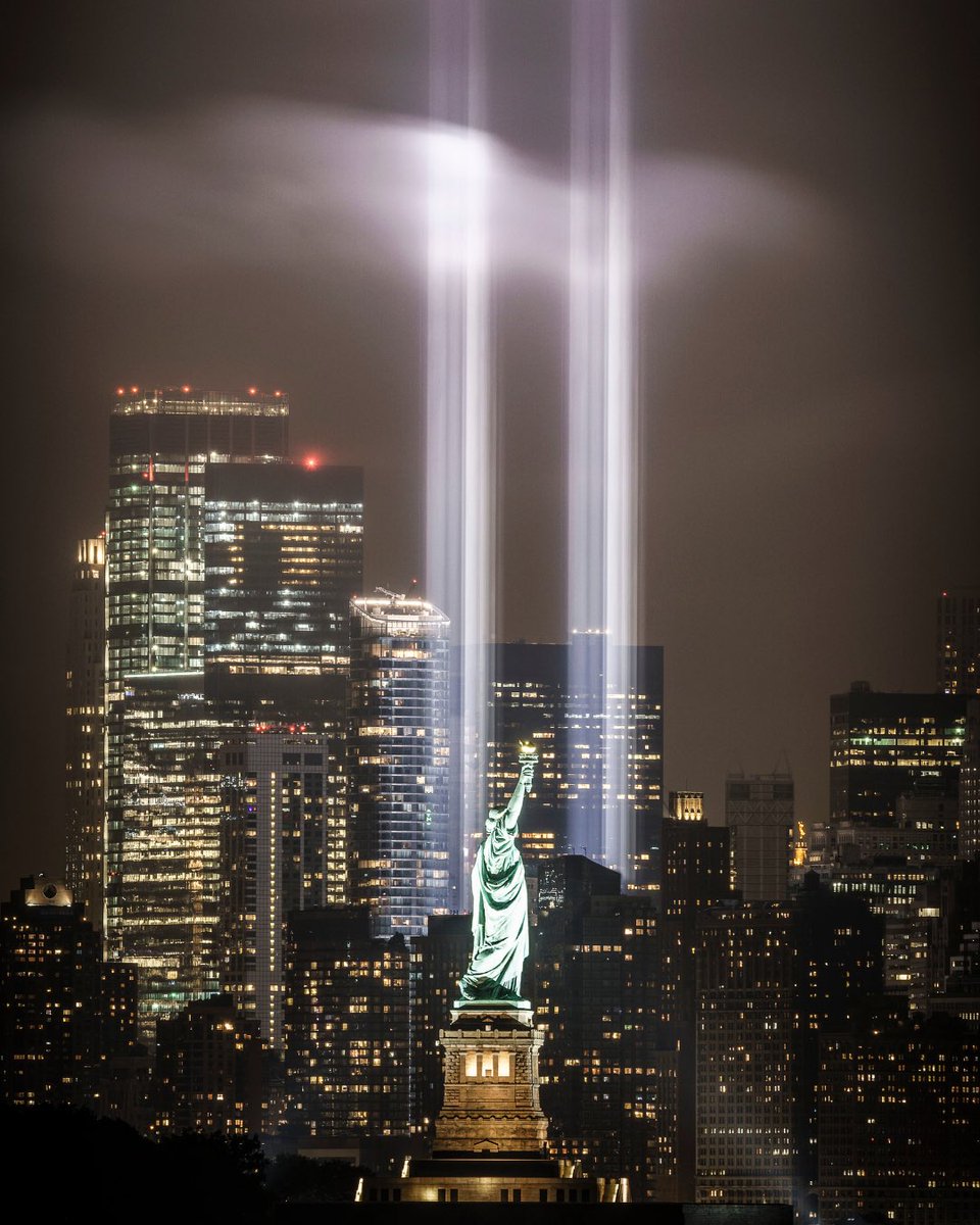 stjohnsalumni's tweet photo. 25 years later, September 11, 2001, remains a day we will never forget.

The Manhattan campus, then located at 101 Murray Street, served as the Red Cross’s first Respite Center.

It gave people working at Ground Zero a place to eat, rest, shower, &amp; step away from the devastation. https://t.co/JjGgLp2Cju