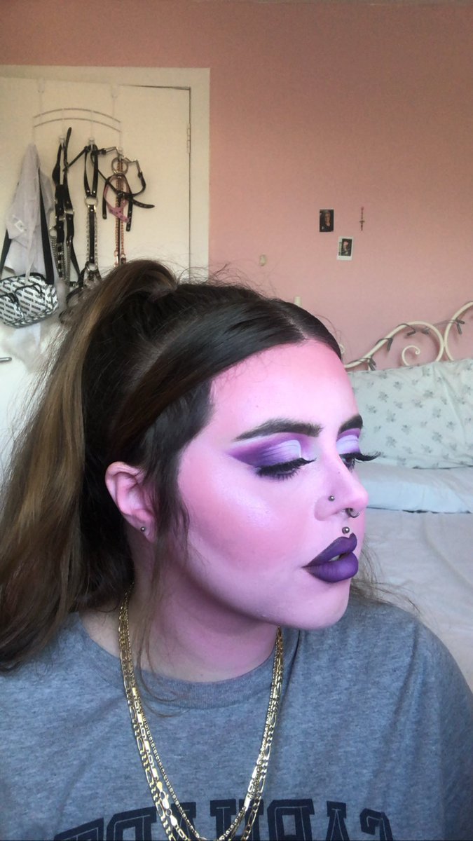 piscespatter's tweet photo. 2020-2026
I thought I’d put in a cool makeup thing that I used to do too but let’s be real the all gold piercing set up makes up for my boring asssssss makeup https://t.co/oljPkBD5wc