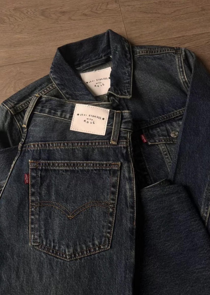eleven_digits's tweet photo. ROSÉ x LEVI’S! ✨ https://t.co/UatlJo6sG5