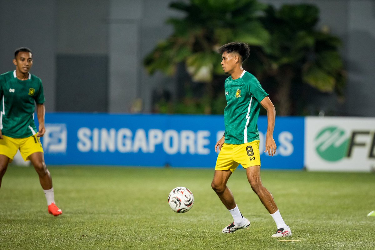 TRFCStags's tweet photo. The Stags are out warming up ahead of the first game of the SPL season! 🦌💥

#TAMBAL https://t.co/UyhqWIKCSc