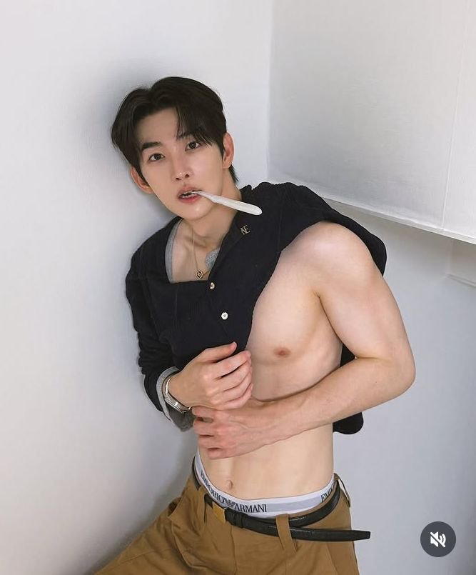 AboveTheeSky's tweet photo. I'm happy am a gay 🌈👋 https://t.co/5xpAH6Dlh4