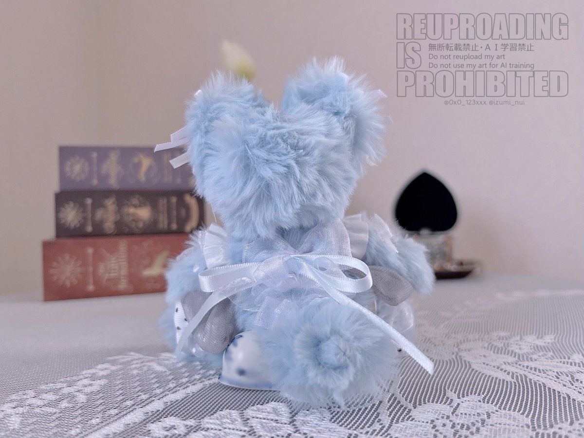 0x0_123xxx's tweet photo. 今年のビットベアちゃんです🧸

ポメラニアンみたいなふわふわもふもふの生地を使っています🐶

いつもより毛足が長めで、リボンとの相性が抜群です🩵

#ビットベア https://t.co/rY201rN5Md